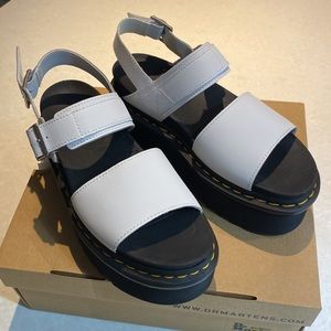 New Dr. Martens VOSS WOMEN'S LEATHER STRAP PLATFORM SANDAL Size 9 white⭐️⭐️⭐️⭐️